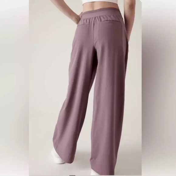 Athleta Brooklyn Heights High Rise Pleated Wide Leg Pant Lilac Opera Mauve 2 - Picture 3 of 9